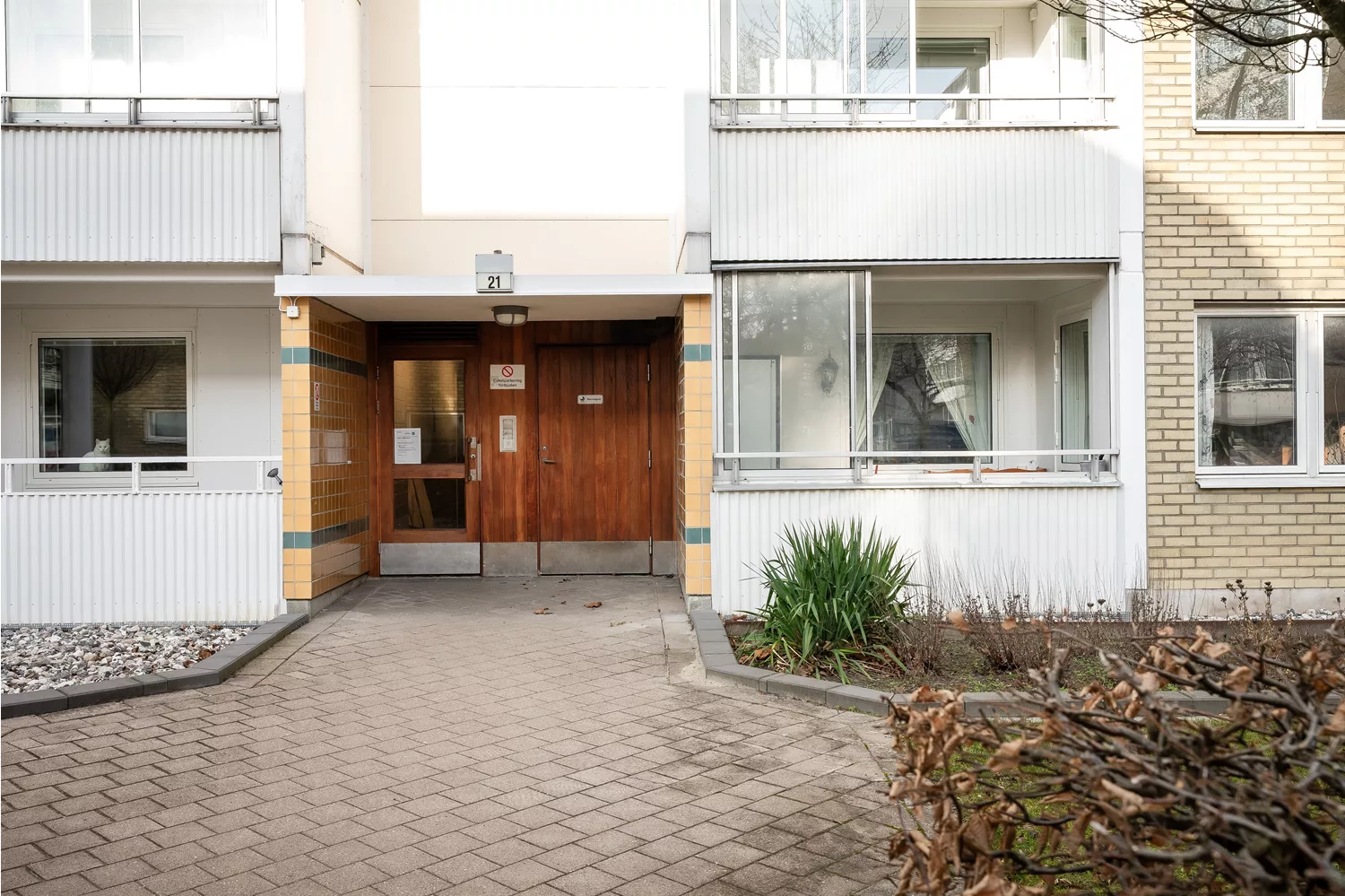 717611-420-1_021 (1)