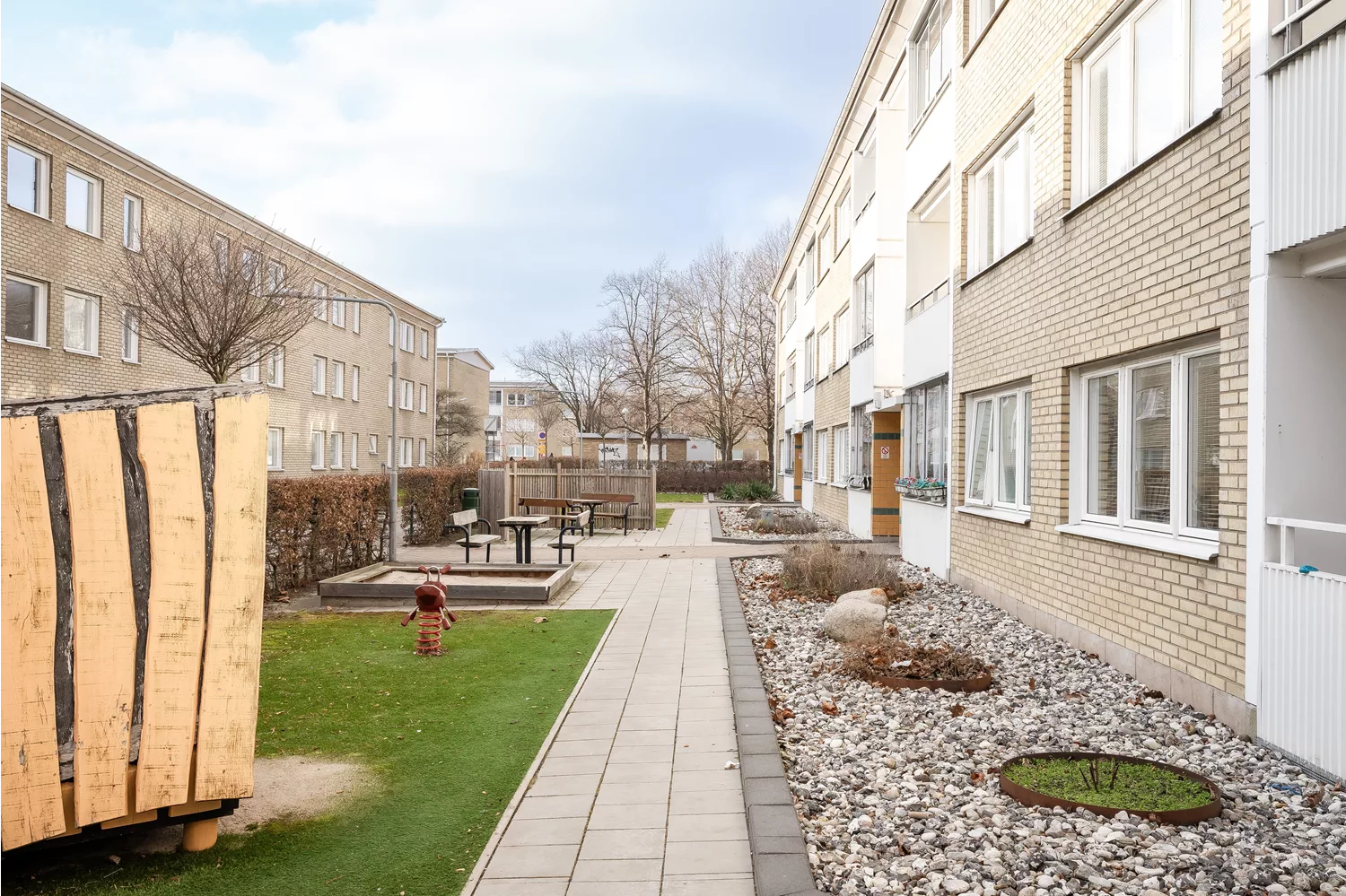 717611-420-1_020 (1)