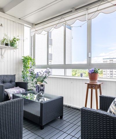 Karolingatan 12 Vita höja